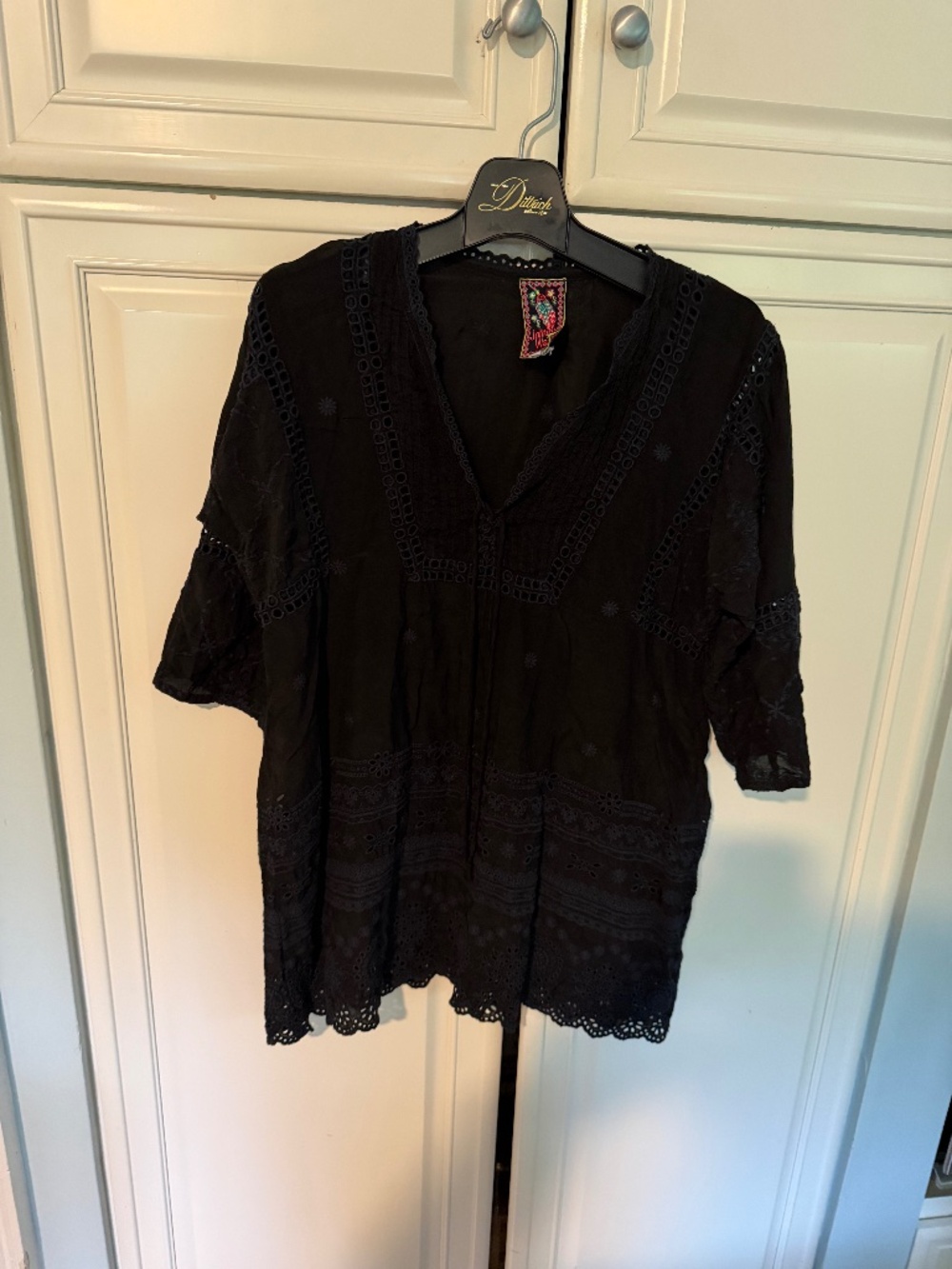 johnny was size small black top